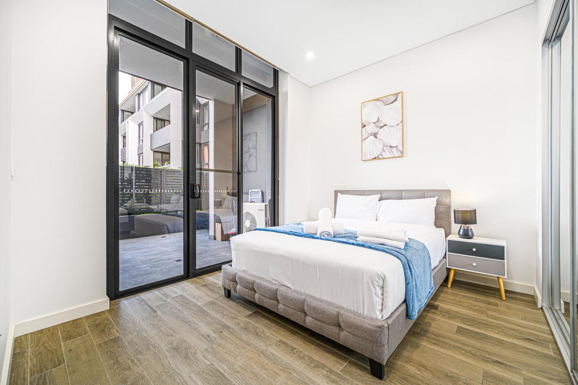 Apartment Burwood Stunny With Parking Train&shopping Sydney