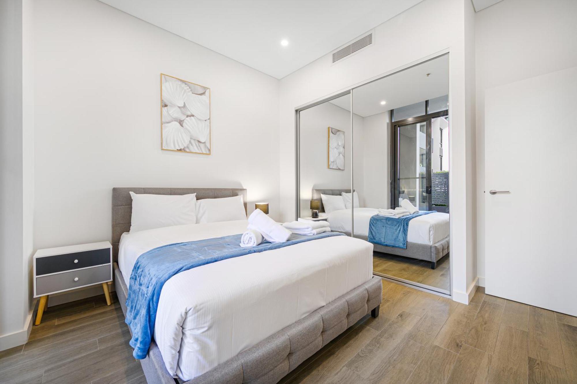 Apartment Burwood Stunny With Parking Train&shopping *