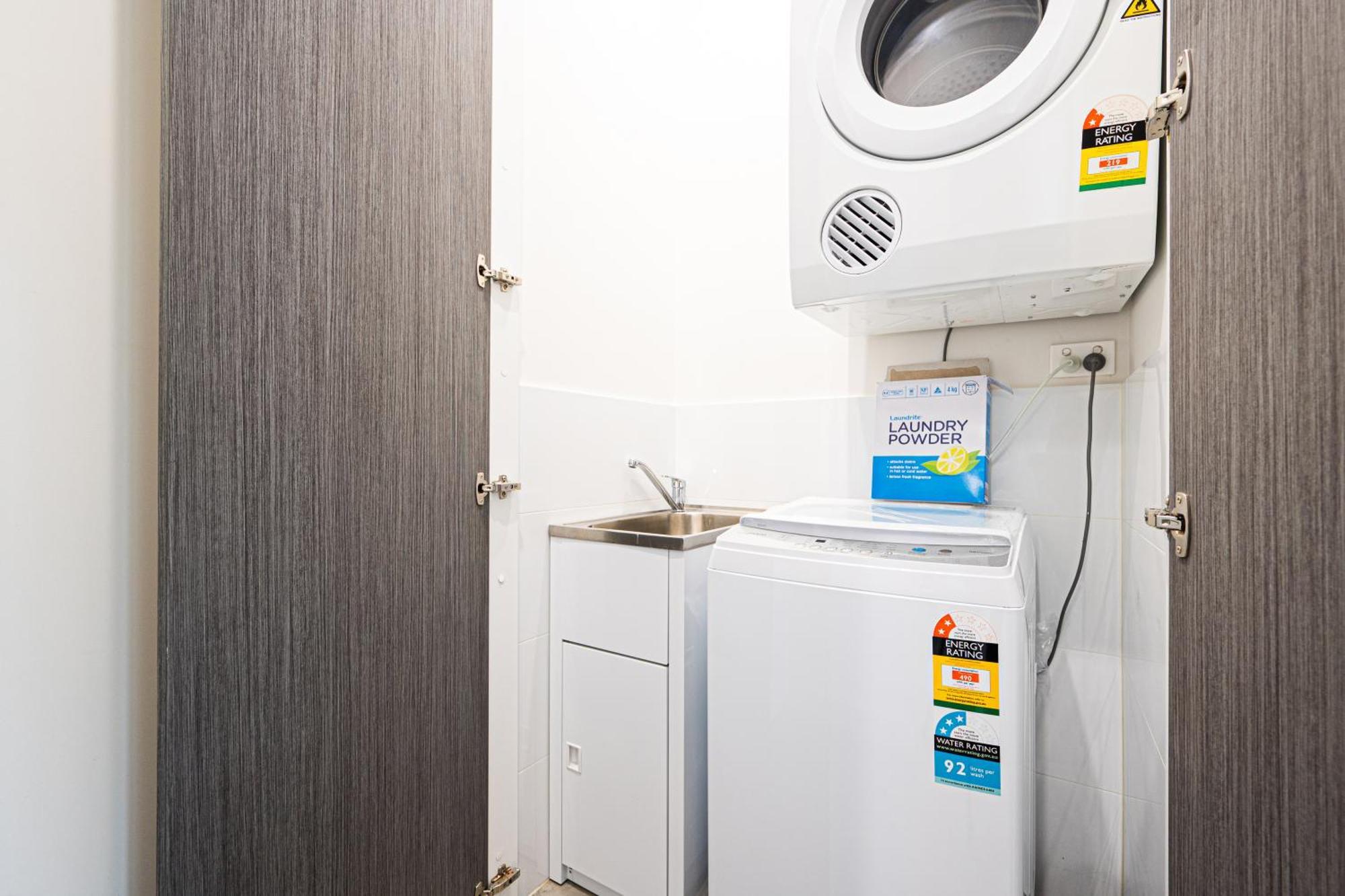 Apartment Burwood Stunny With Parking Train&shopping *